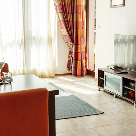 Mirage Collective Апартаменти *