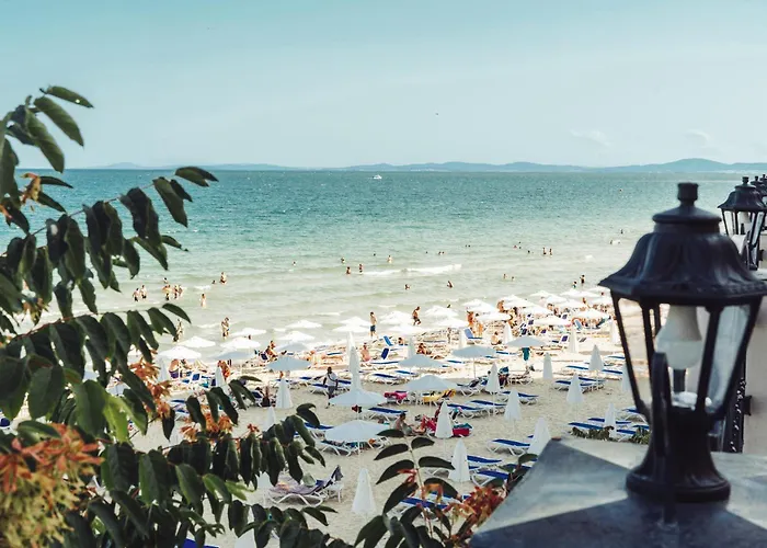 Mirage Collective Апартаменти *