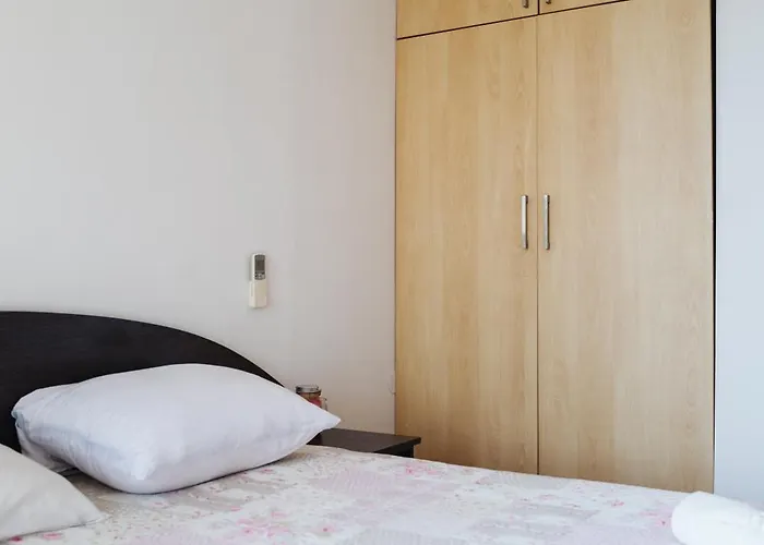 Mirage Collective Апартаменти